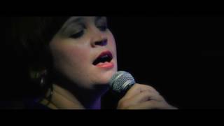 Hannah Burgé sings "Tres Palabras" live at the Waterloo Jazz Room, Canada