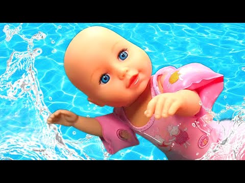 Baby Born Puppe Annabelle. Wir gehen ins Schwimmbad. Kindervideo