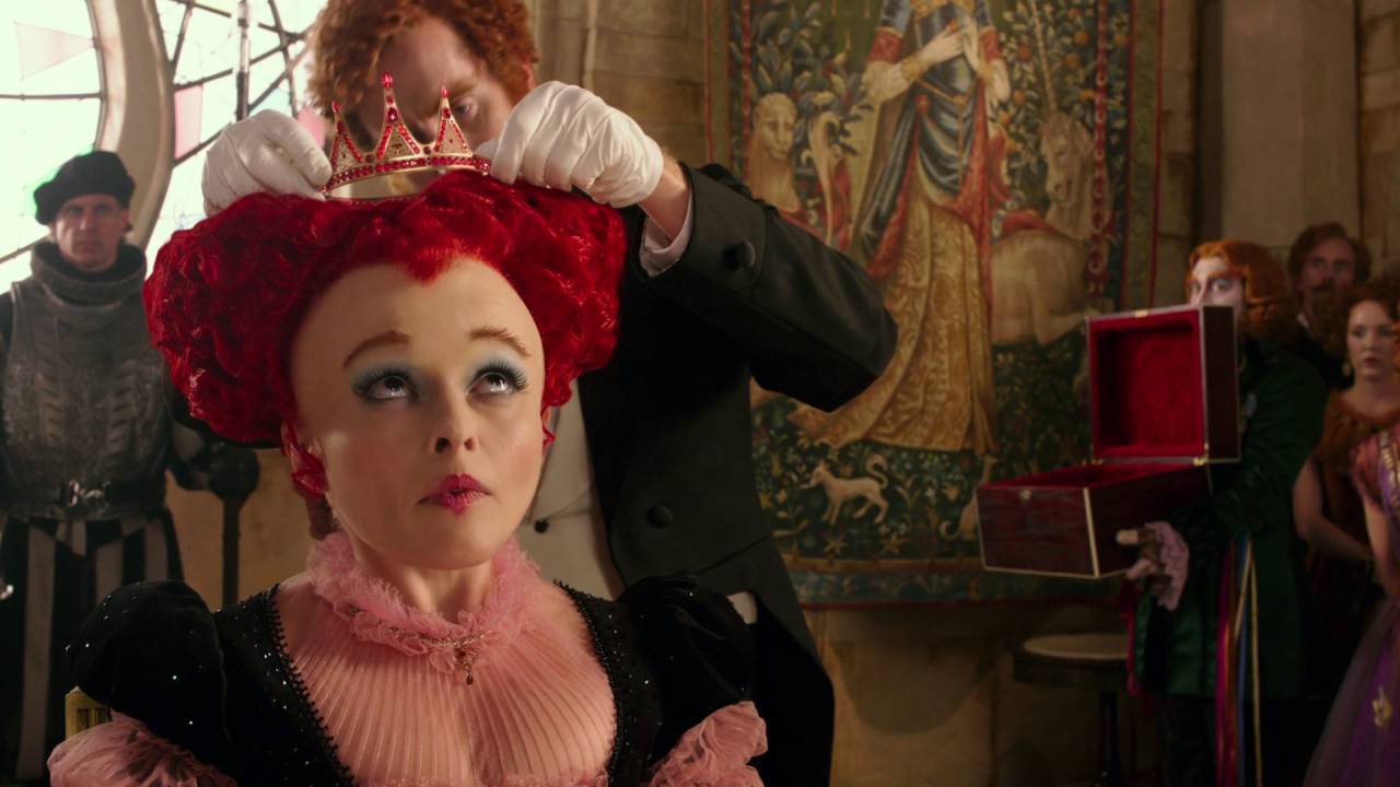 Miniature de la vidéo Alice de l'Autre Côté du Miroir - Extrait : Le couronnement de la Reine Rouge du film Alice de l'autre côté du miroir