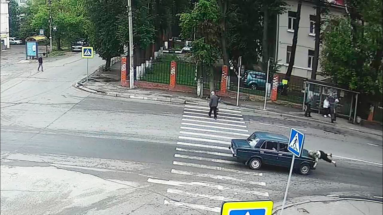 Специально поджидал?