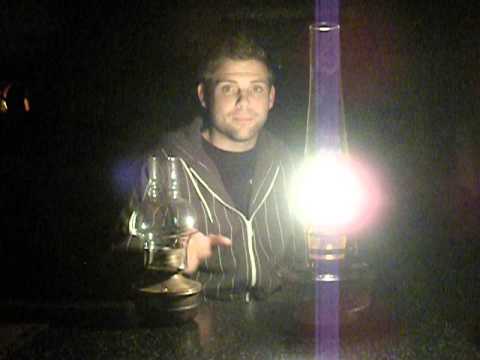 Aladdin Oil Lamp :  Flat wick vs  Aladdin