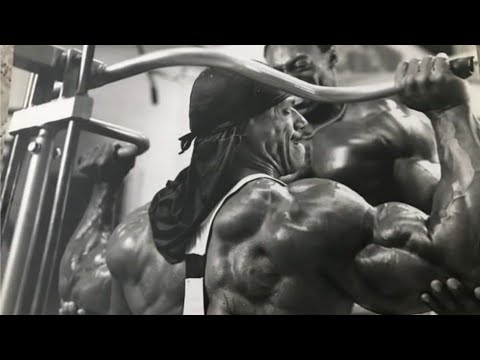 PUMPING IRON🏋️| GOLDEN ERA - OLD SCHOOL BODYBUILDING TRAINING MOTIVATION