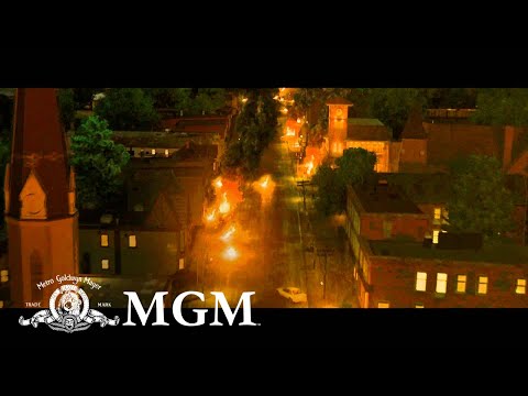 Thumbnail of the video: Carrie - Official Teaser Trailer