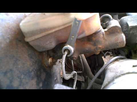 W123 brake pipe 2.AVI