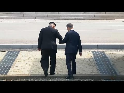 لحظة تاريخية.. زعيم كوريا الشمالية يتجاوز خط الهدنة العسكري نحو الجنوب في قمة كسر الجليد…