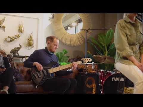 Викторија Лоба & Friends- Дојди