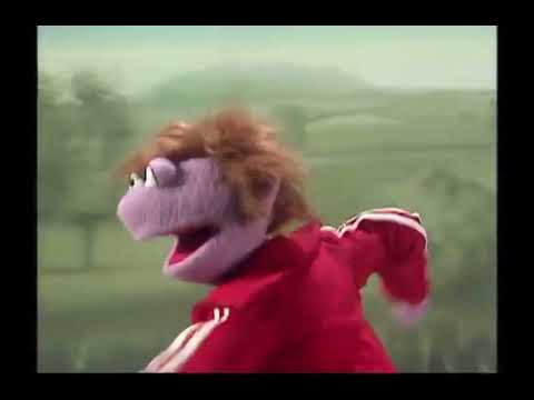 The Muppet Show - 316: Danny Kaye - UK Spot: “Jogging” (1979)