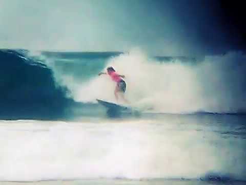 ,9/15/17 SILVANA LIMA CATCHES A WAVE @ SWATCH TRESTLES PRO SURF CONTEST , FINALS