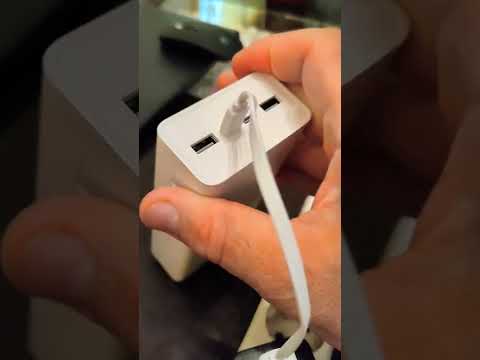 Original Xiaomi Power Bank 3 30000mAh 18W QC3.0 PD3.0 issue. Doesn't charge. Dead powerbank.