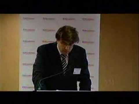 The chasers war on everything - Identity theft