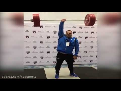 Behdad  Salimi lifts 120 kg with one hand