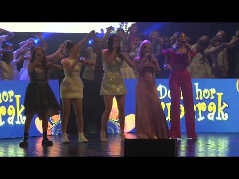 Revijalni deo - Hor Čuperak i solisti -  Drži me za ruku 2024