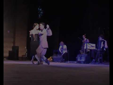  Jose Almar  and  Stella Missé  are  dancing  to  the  milonga  "  Milonga De Mis Tiempos  "