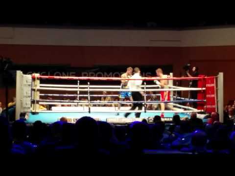 Round 4 - Marco McCullough v Sergio Prado