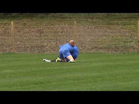 Chris Iwelumo and Gary Miller wrestle
