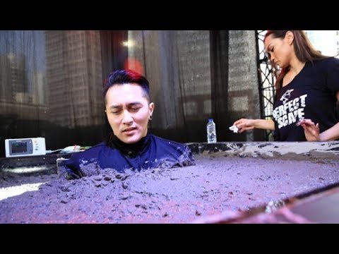 Demian Aditya: Escape Artist Attempts Deadly Performance - America's Got Talent 2017