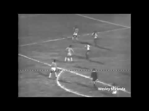Santos 9 x 2 Bahia - 10/10/1968 - Pelé gol