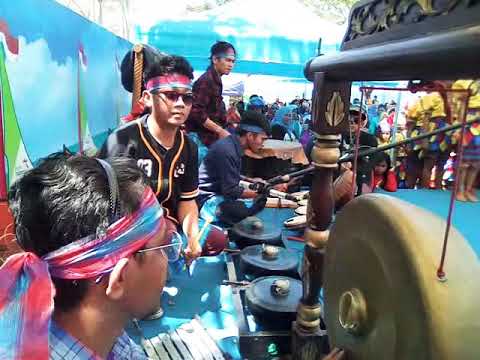 download lagu mp3 mp4 Musik Tradisional Sulawesi Tenggara, download lagu Musik Tradisional Sulawesi Tenggara gratis, unduh video klip Musik Tradisional Sulawesi Tenggara