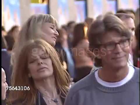 2004 RAISING HELEN Premiere ~ Eric & Eliza Roberts