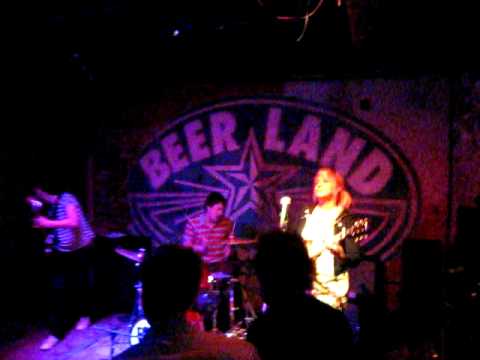 Plexi 3 @ Beerland - She & House Is Not A Home