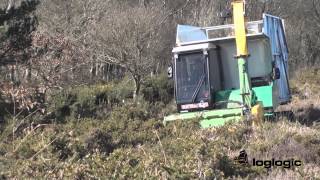 preview picture of video 'Softrak 120 Harvesting Phragmites Gorse & Heather.'