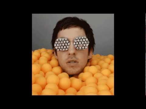 FREE DL : Calvin Harris VS Justice - Awooga friends (MELO mashup)