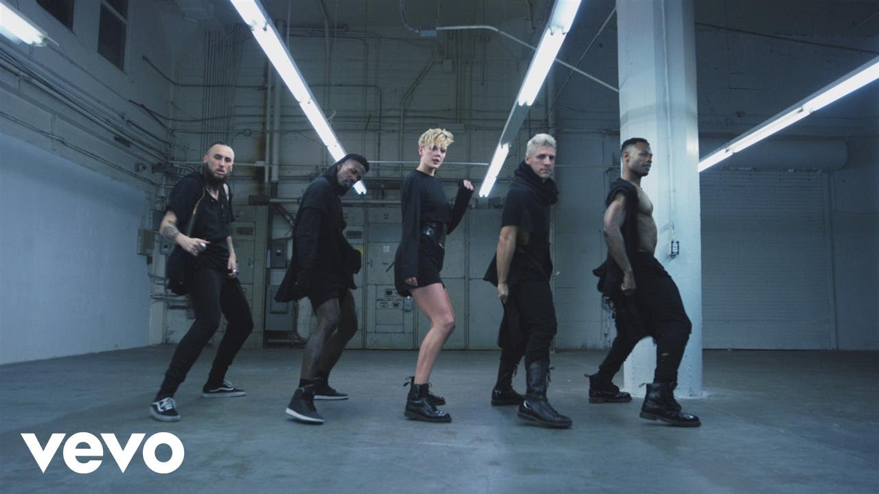 Betty Who — Mama Say