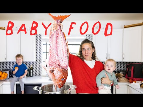 I’m Feeding My 6 Month Old Real Food (Here’s What She Eats)