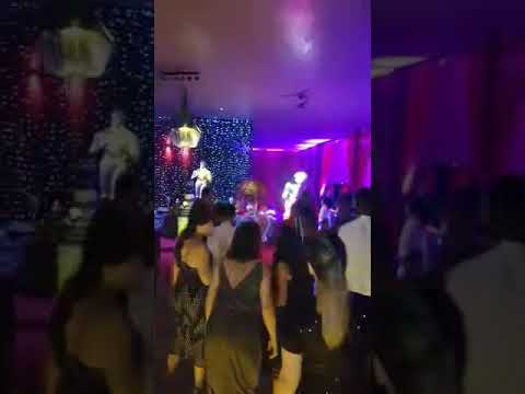 Entrada Robotron no aniversário de quinze anos Malu