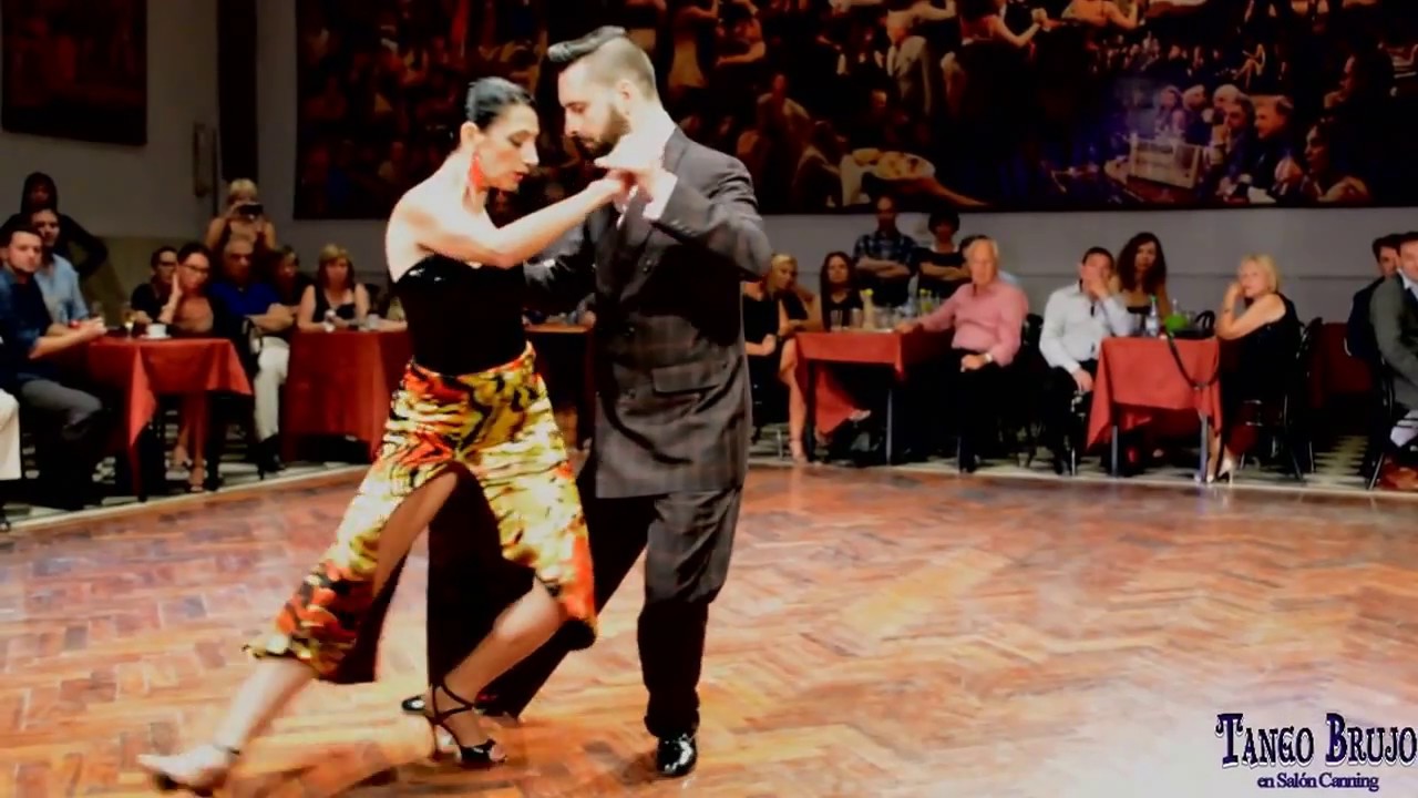 Javier Rodriguez y Moira Castellano en Tango Brujo - Salón Canning 2/4