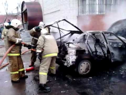 В Тамбове авто сгорело средь бела дня