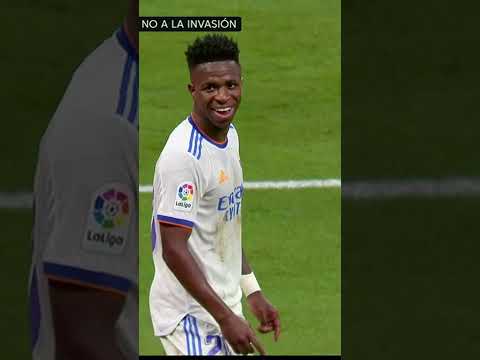 VINICIUS JR. TABELA, FAZ LINDO GOL E DANÇA NA COMEMORAÇÃO! #Shorts