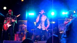 La Mano de Lucifer by Crobot