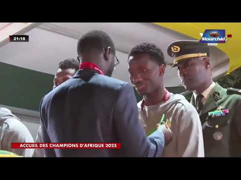 🔴Remise des décorations aux joueurs par le Président - Cérémonie de réception des lions