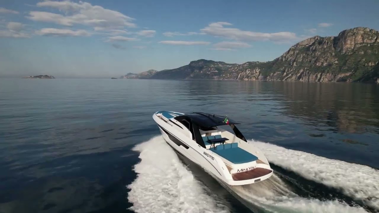 Mig Marine - Mig 45 HT: floating in Positano