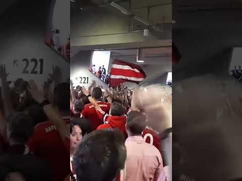 Wir sind die Fans von Bayern München! 📣💥❤️❤️🇩🇪