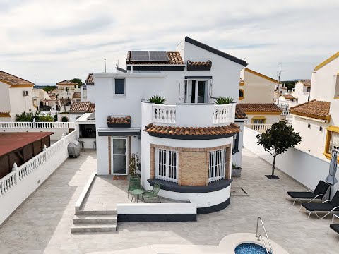 Detached Villa for sale in Pinar de Campoverde