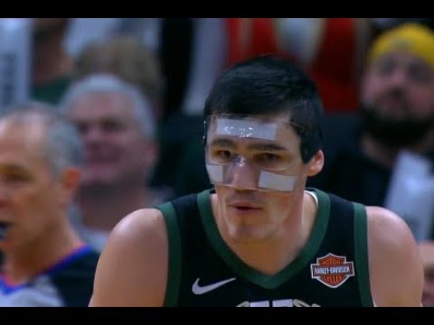 Ersan "Masked" Ilyasova Highlights vs Hawks RS19G37 - 10 Pts, 10 Rebs (04.01.19)