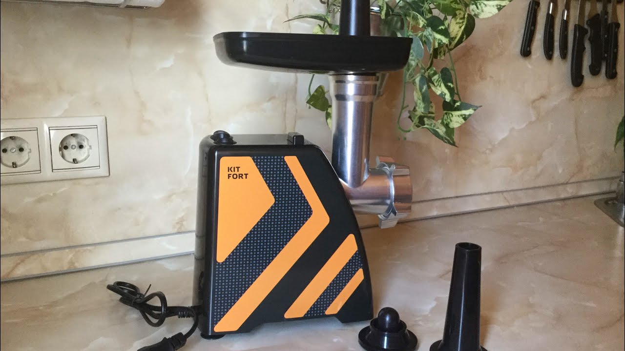 Мясорубка Kitfort KT-2101-1 1500Вт голубой/черный