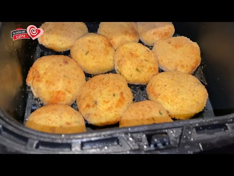 Polpette di patate cotte nella friggitrice ad aria