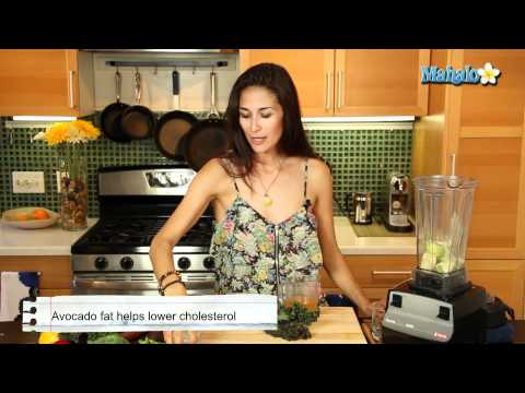 How to Make a Raw Sweet Green Smoothie