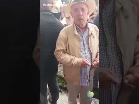 #Política | 👀 Expresidente #Uribe protagonizó un fuerte cruce de palabras con una mujer petrista