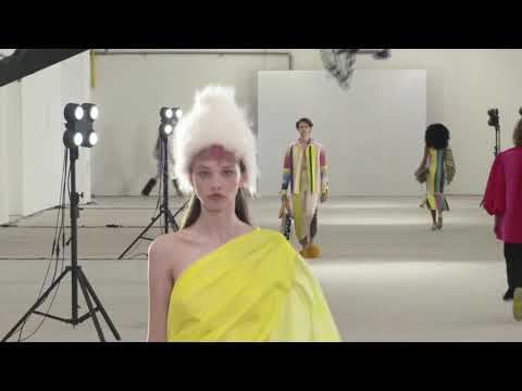 MBPFW FW21 TEREZA ROSALIE KLADOŠOVÁ / MERCEDES-BENZ presents RUBEARTH