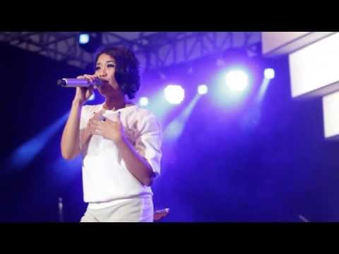 Royals - Lorde (Radhini Cover) Live at Java Jazz Festival 2014