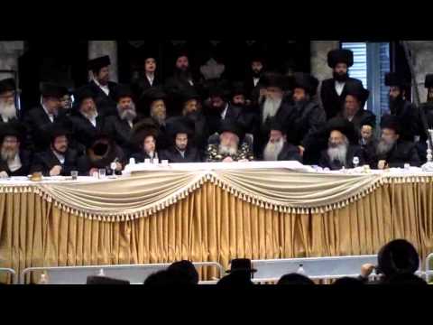 Viznitz Rebbe celebrates Bar Mitzvah of great grandson, grandson of the Belzer rebbe