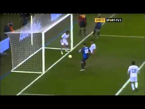 Livaja's epic miss against FK Neftchi