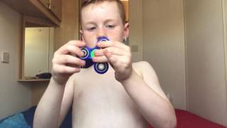 7yr old Irish boys fidget spinner tutorial