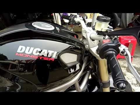 Ducati Monster 1100 Evo ABS. Knalpot Remus.