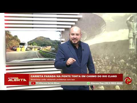 Carreta causa transtornos no trânsito em ponte em Carmo do Rio Claro
