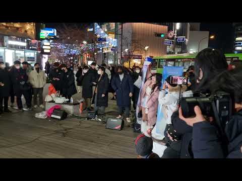 SATURDAY. STAR FRUIT: DAMI & SOORYEON. SINCHON BUSKING.